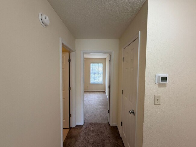 Building Photo - 2 Bedroom 2 Bath Apartment Minutes from VSU