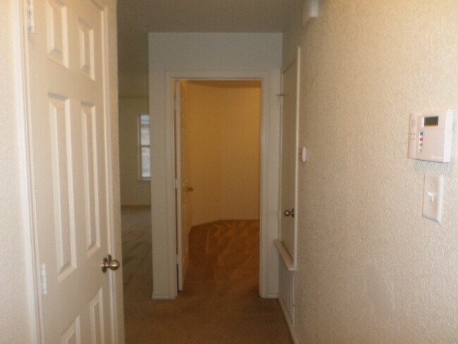 Foto del edificio - 3804 Joshua Taylor Dr