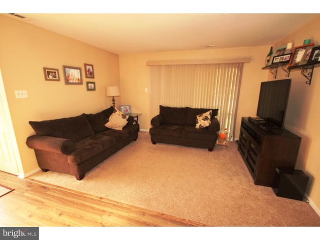 Building Photo - 1503 Hawthorne Ct