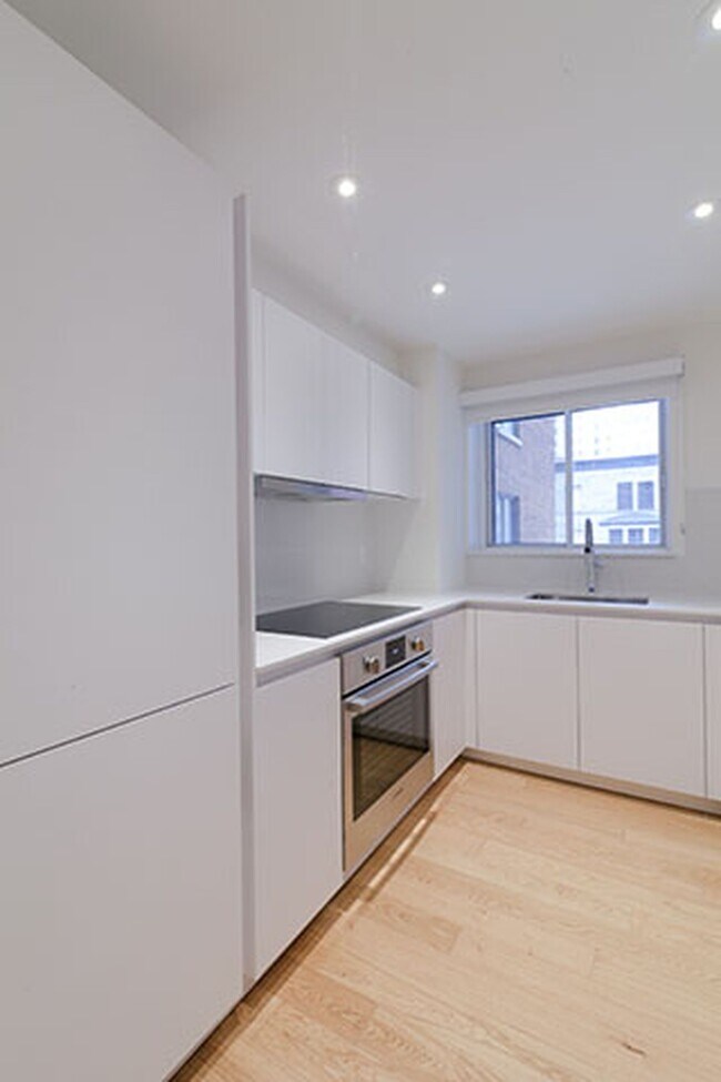 Building Photo - 3421 Rue Drummond