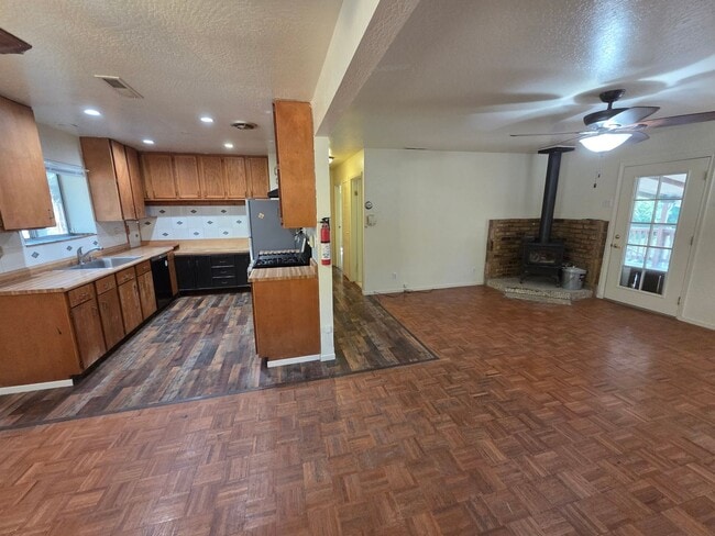 Building Photo - 21511 American River Dr