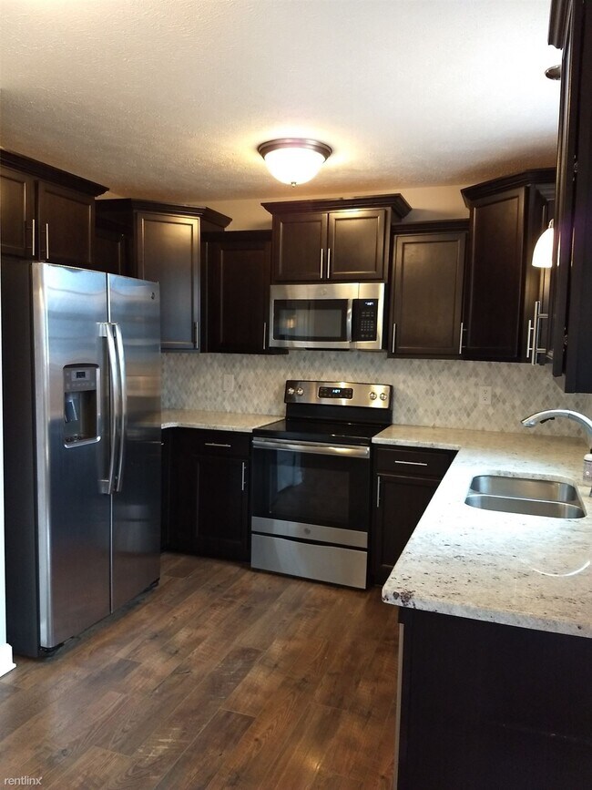 Building Photo - 3 br, 2.5 bath House - 1135 Eagles Bluff Dr