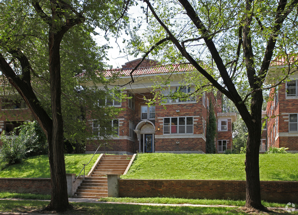 Primary Photo - Smart Lofts on Gladstone