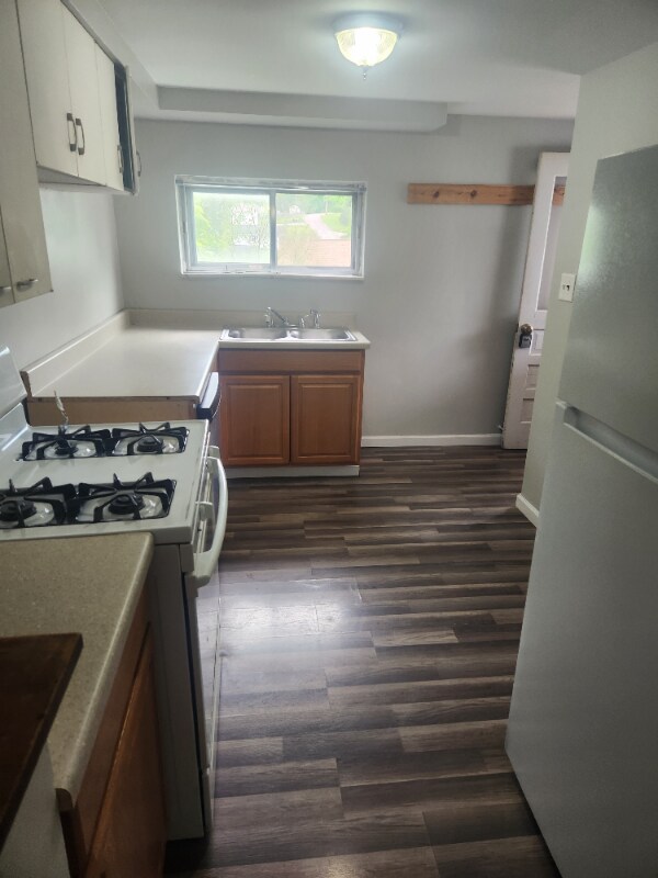 102 Cherry St Unit 1, Midway, PA 15060 Room for Rent in Midway, PA