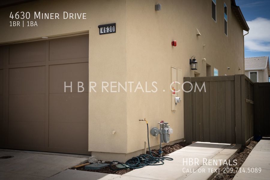 Primary Photo - 1 Bedroom Casita Located In ELLIS - Move i...