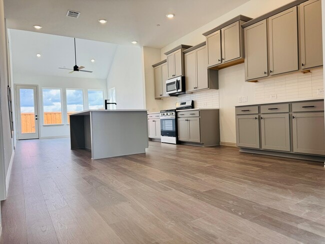 Building Photo - 3546 Pierce Ln