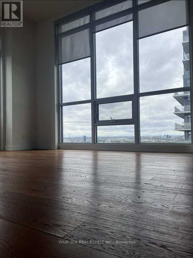 Building Photo - 2212 Lake Shore Blvd W