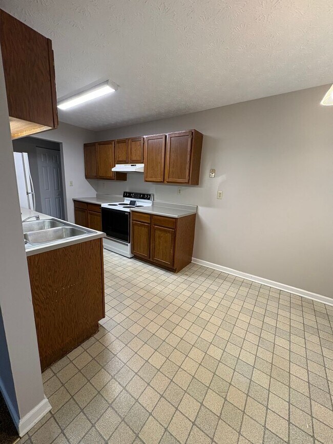 Foto del edificio - Spacious 2 Bedroom Duplex on Dale Drive!