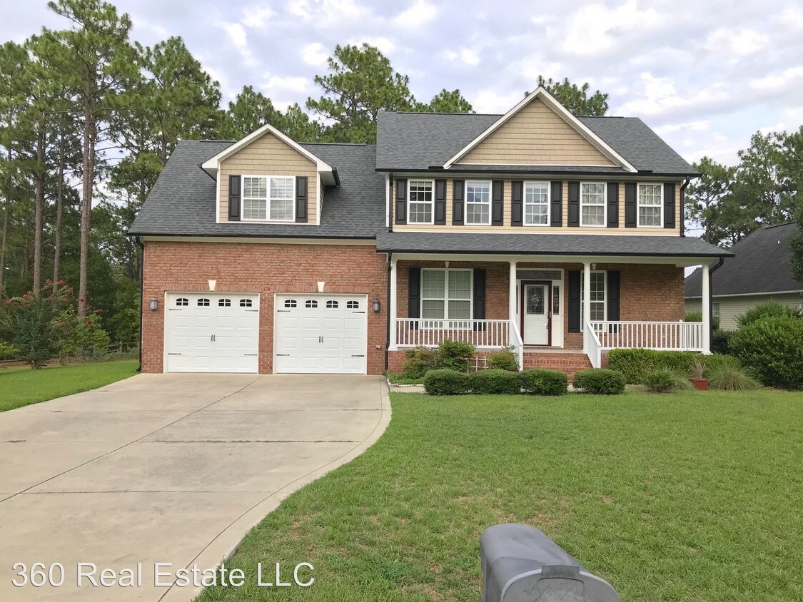 Foto principal - 4 br, 2.5 bath House - 251 Golf Drive