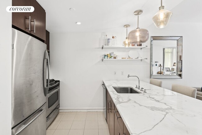 Building Photo - 350 W 53rd St