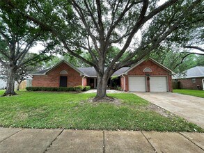 Building Photo - 7110 Pembrough Ln