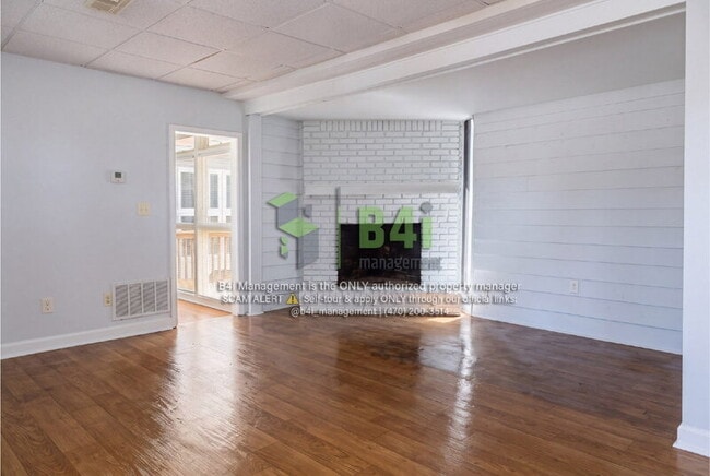 Building Photo - 489 North Ave