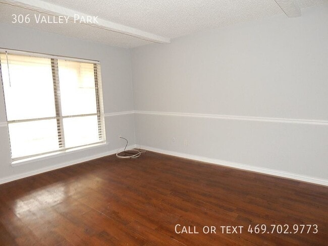 Building Photo - Very cute condo located in Centre Villa-Co...