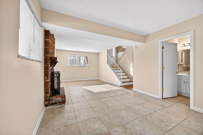 Building Photo - 511 Chapparal Dr