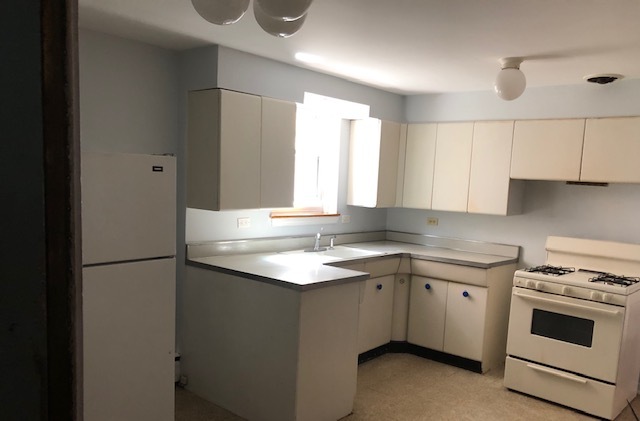 Kitchen - 2738 W Berwyn Ave