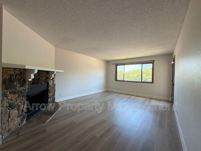 Foto del edificio - 2350 N 44th St