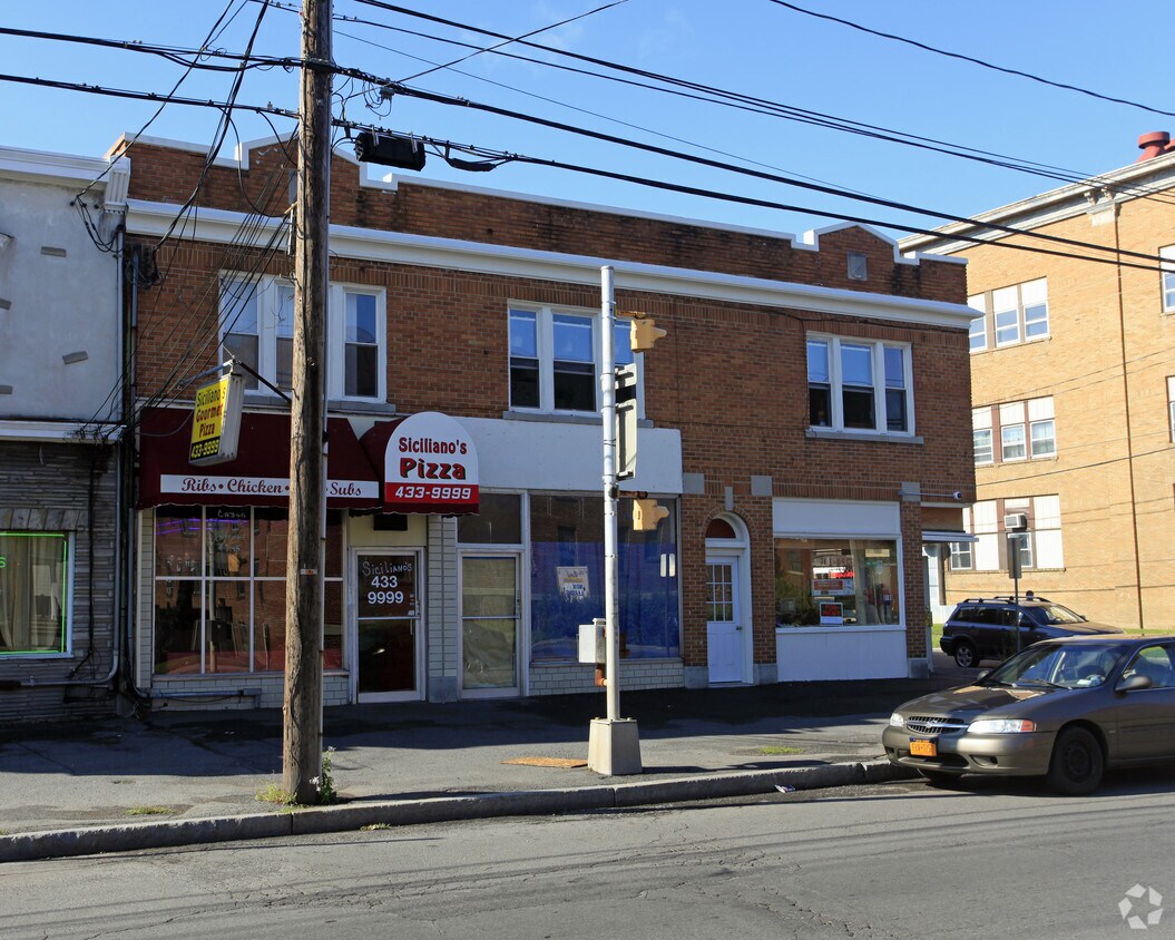 Primary Photo - 3100-3106 James St