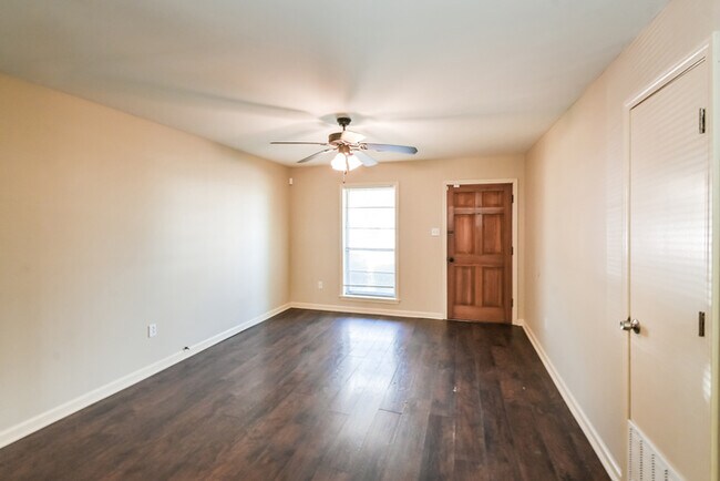 Foto del edificio - 1034 Hungerford St