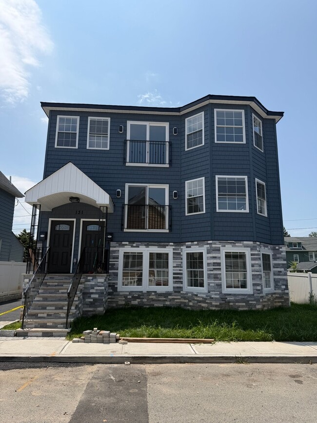 Building Photo - 86A N 18th St