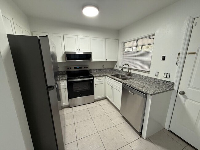 Foto del edificio - 2/1.5 Winter Springs Townhome with screened patio