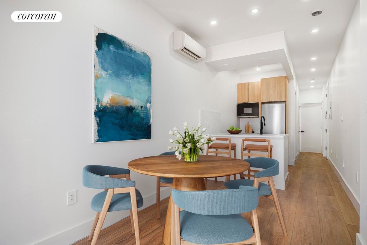 Foto principal - 266 Stagg St