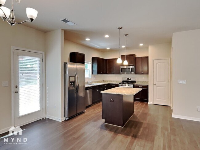 Building Photo - 5057 Rapahoe Trail