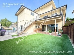 Building Photo - 247 Roycroft Ave