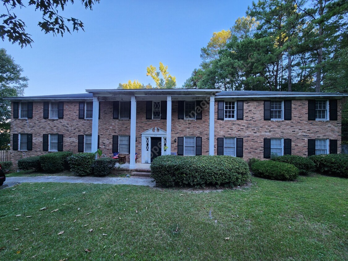 Primary Photo - 715 Montague Rd