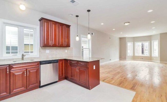 Kitchen - 338 Cleveland Ave