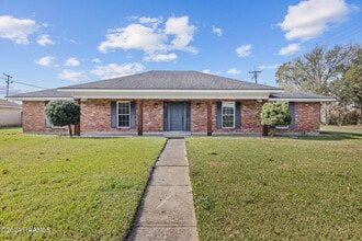 Building Photo - 300 Robert Lee Cir