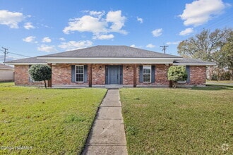 Building Photo - 300 Robert Lee Cir