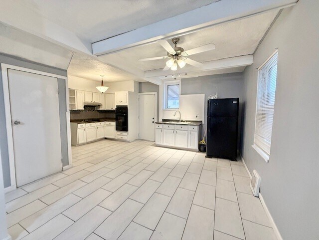 Foto del edificio - 2743 N Rutherford Ave