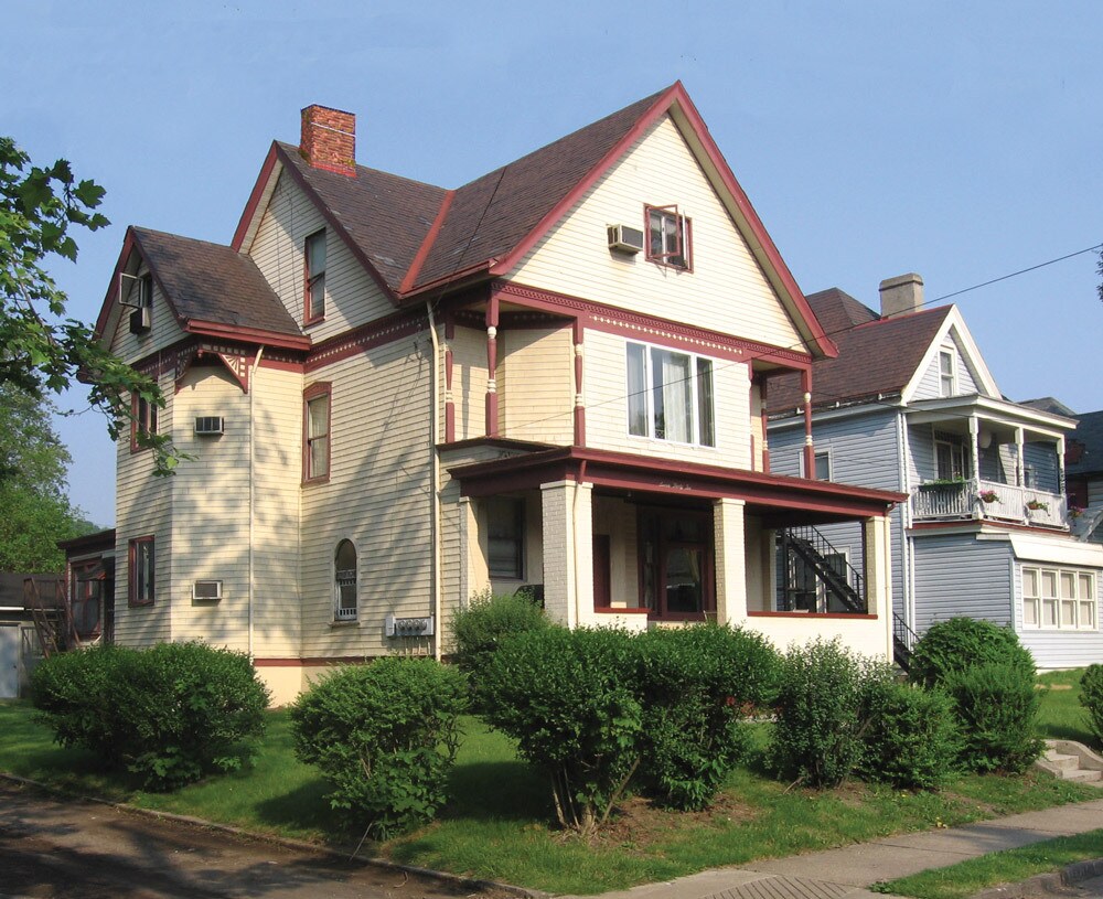 Primary Photo - 732 Savannah Ave