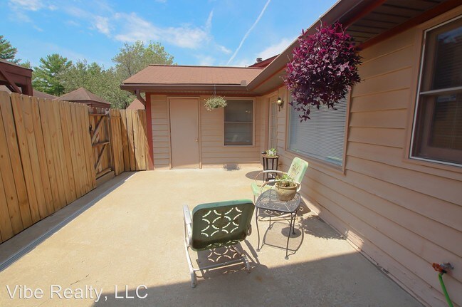 Building Photo - 219 Highland Villa Cir