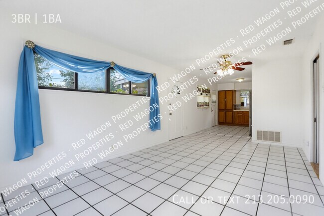Foto del edificio - 271 Wayside Dr