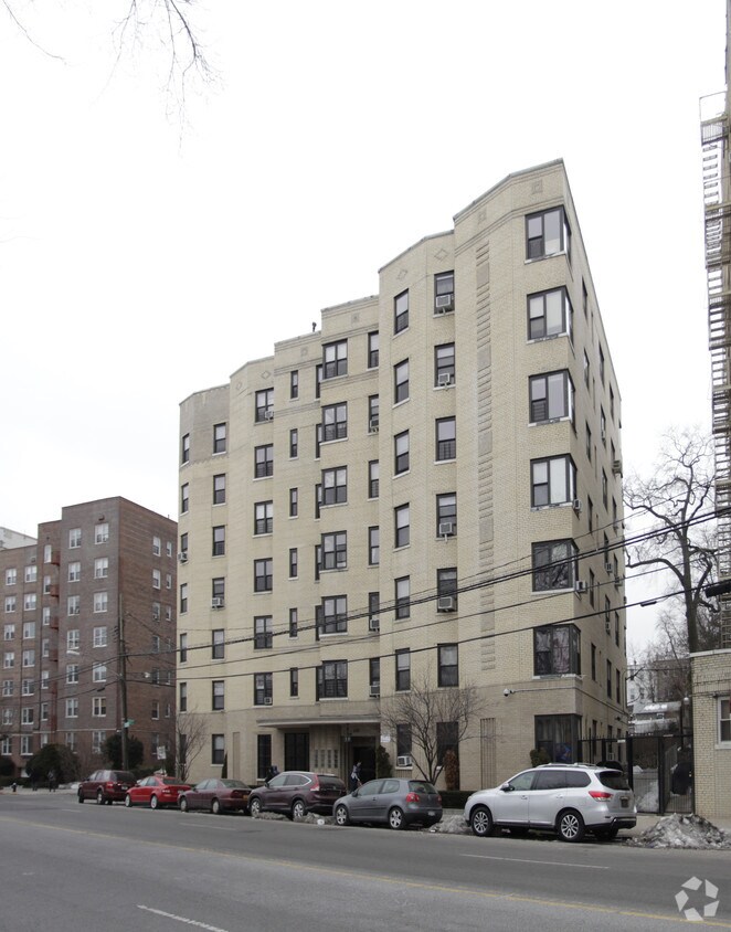 Foto del edificio - 4279 Webster Ave