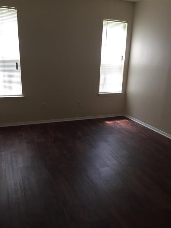 Foto del edificio - 10003 Rutland Village E