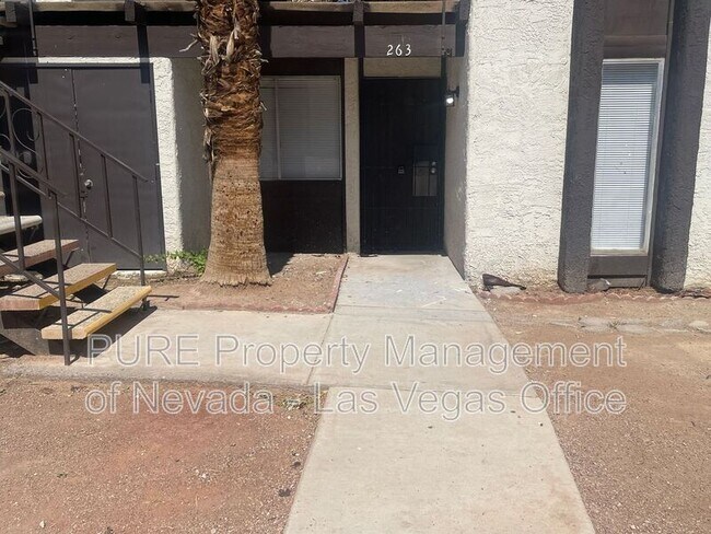Building Photo - 1405 E Vegas Valley Dr