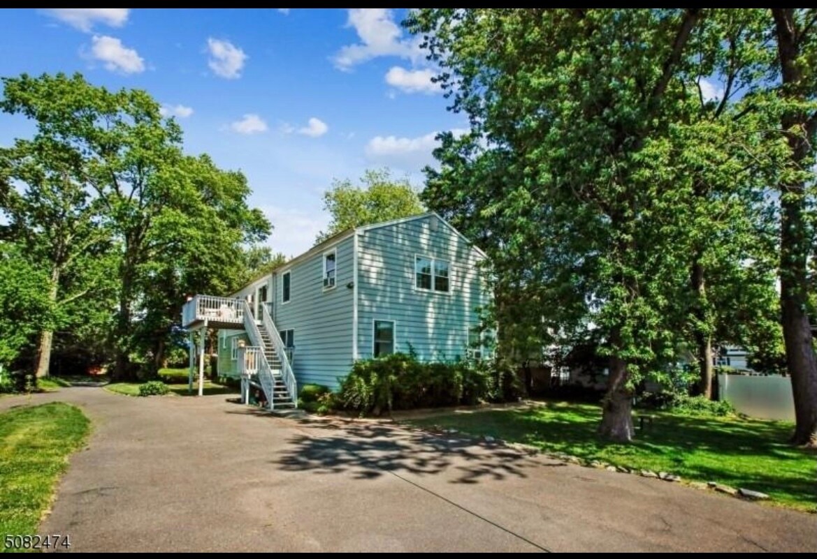 Primary Photo - 552 Boulevard