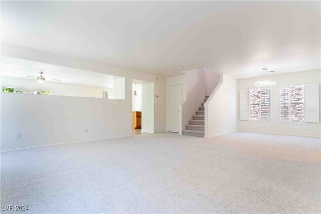 Building Photo - 721 Anacapri St