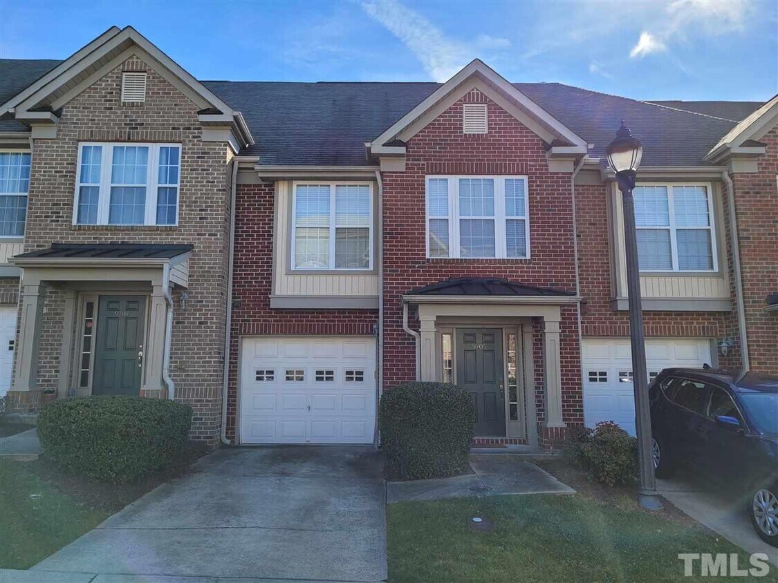 Foto principal - 9709 Blackwell Dr