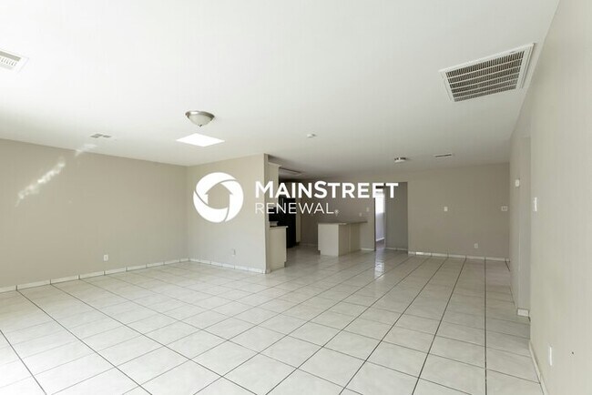Foto del edificio - 4 Bedroom Pet-Friendly Home in Phoenix, AZ with Main Street Renewal