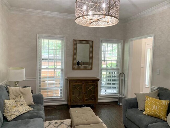 Building Photo - 1321 Willow Tree Dr