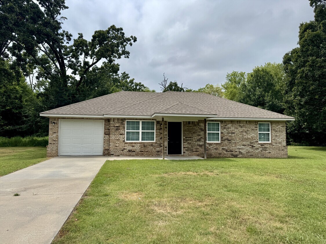 Foto principal - 611 Carson Rd