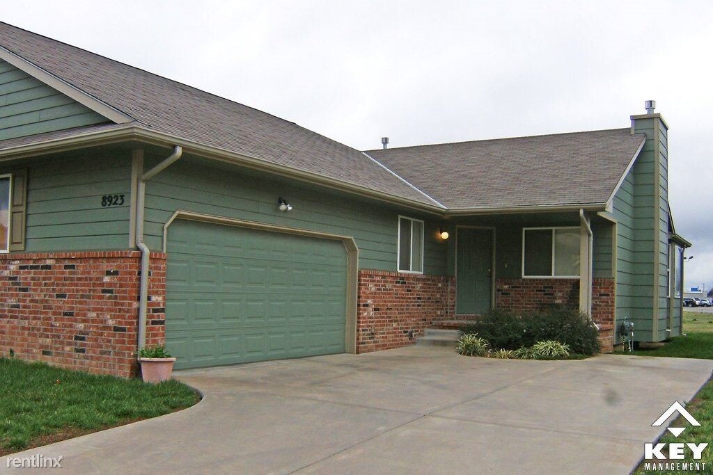 Primary Photo - 3 br, 3 bath Townhome - 8923 W Delano Circle