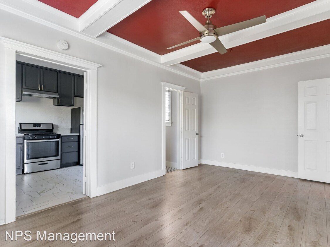 Foto principal - 1 br, 1 bath Apartment - 338 E. 7th St 342...