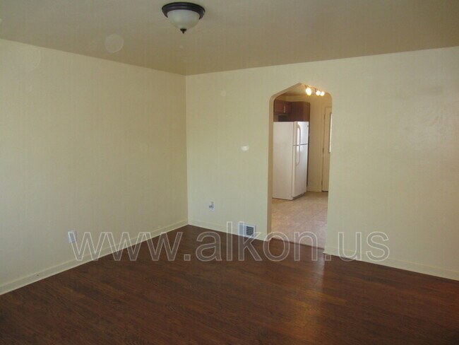 Foto del edificio - 4785 Yew St