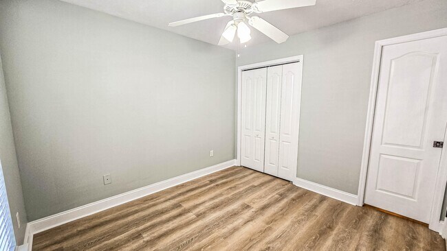 Foto del edificio - 831 Landing Dr