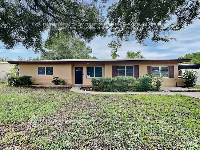 Building Photo - 8500 Jacaranda Ave