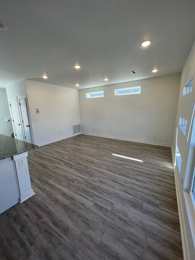 Foto del edificio - 1071 Ventnor Ave